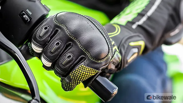 Royal Enfield Scram 411 Riding