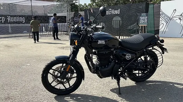 Royal Enfield Hunter 350 Left Front Three Quarter