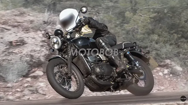 Triumph Bonneville 400 Left Front Three Quarter