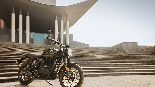 Royal Enfield Hunter 350 Right Front Three Quarter