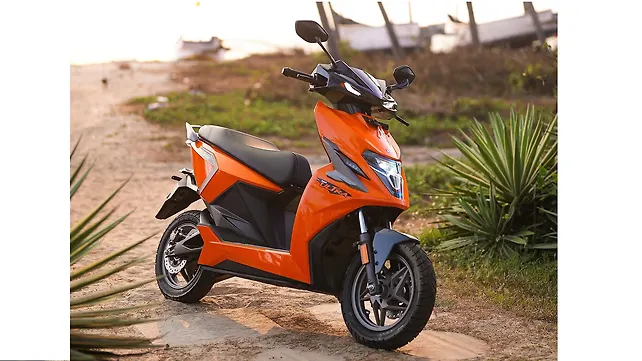 Simple Energy Ultra Right Front Three Quarter