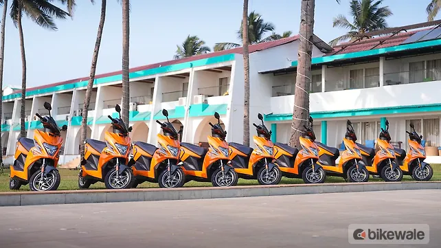 Simple Energy Ultra Right Front Three Quarter