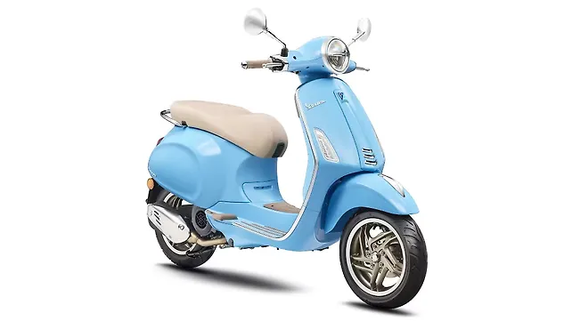 Vespa  Right Front Three Quarter
