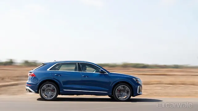 Audi SQ8 Right Side View Audi SQ8 Right Side View