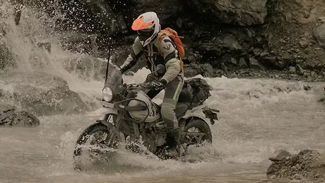 Royal Enfield Himalayan 450 Riding