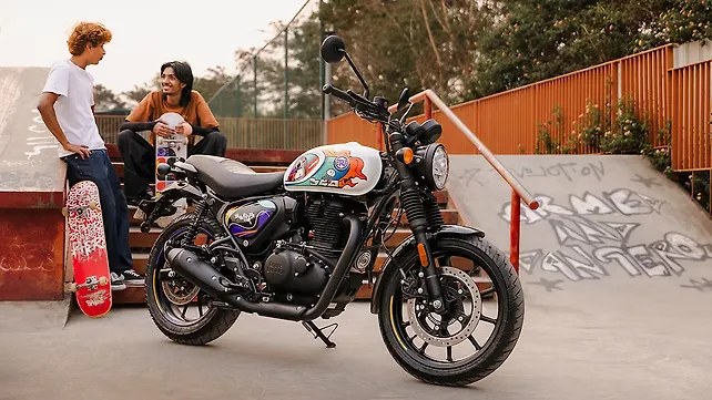 Royal Enfield Hunter 350 Right Front Three Quarter