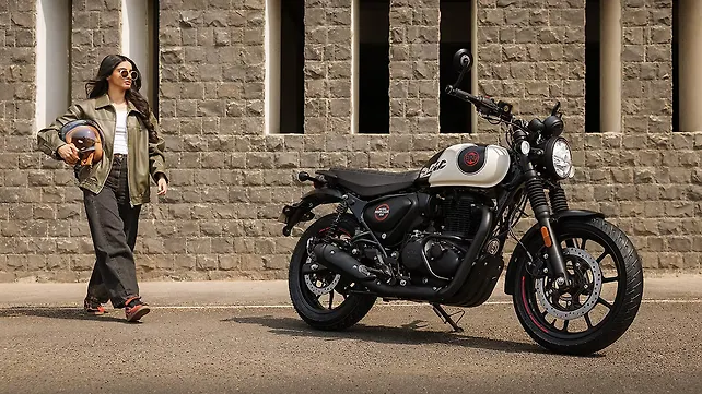 Royal Enfield Hunter 350 Right Front Three Quarter