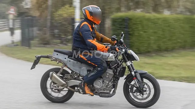 KTM 650 Duke Right Side View