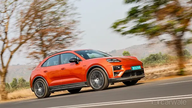 Porsche Macan Turbo EV Right Front Three Quarter