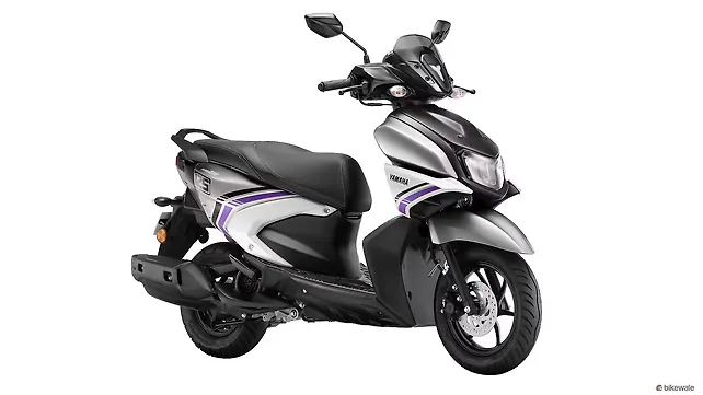 Yamaha Ray ZR 125 Right Front Three Quarter