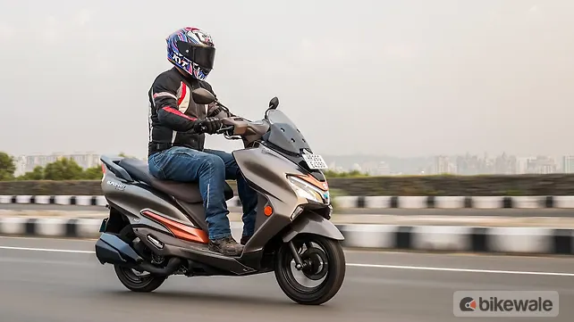 Suzuki Burgman Street 125 Right Front Three Quarter