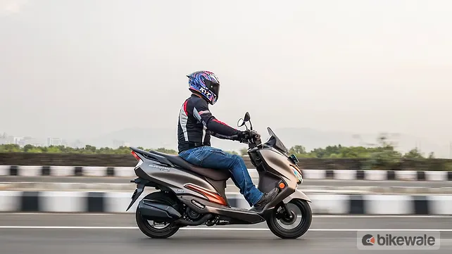 Suzuki Burgman Street 125 Right Side View