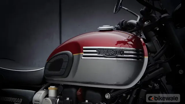 Triumph Bonneville 400 Fuel Tank