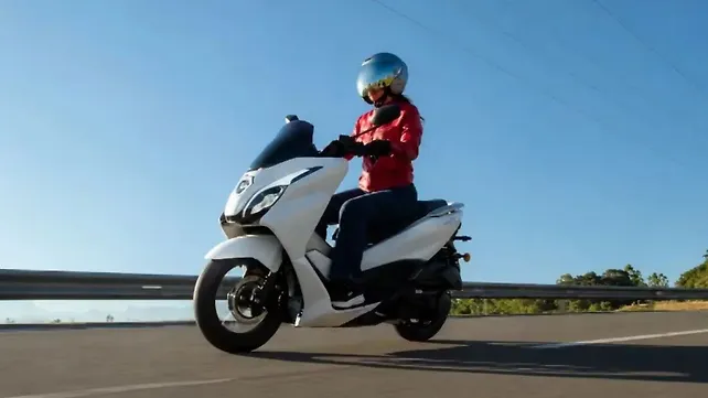 Suzuki  Right Side View