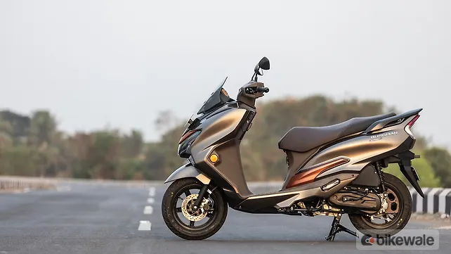 Suzuki Burgman Street 125 Left Side View
