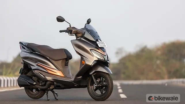 Suzuki Burgman Street 125 Right Front Three Quarter