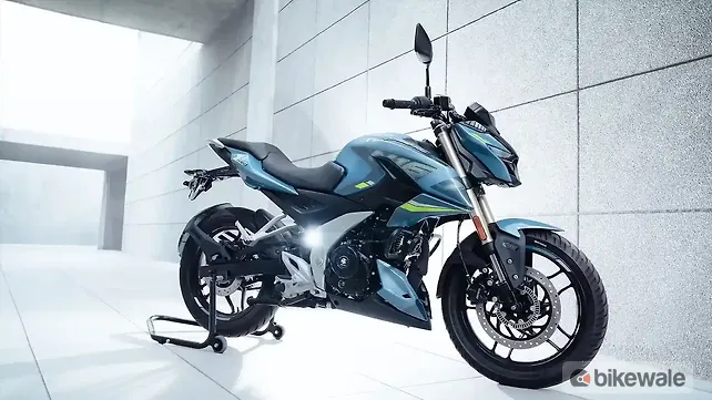 Bajaj Pulsar N160 Right Front Three Quarter