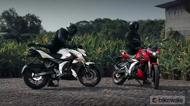 Bajaj Pulsar N160 Right Side View