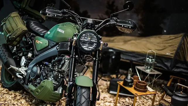 Yamaha XSR 155 Left Front Three Quarter