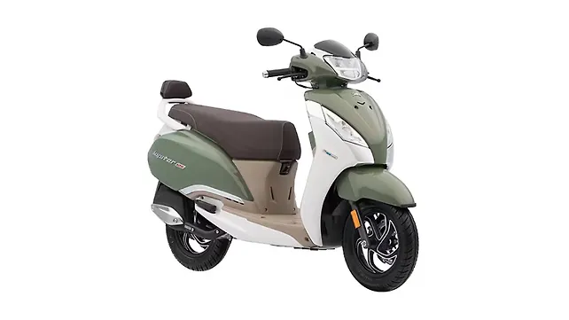 TVS Jupiter 125 Right Front Three Quarter