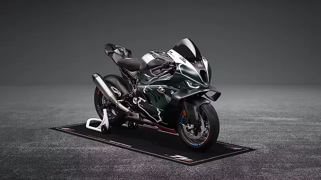BMW M 1000 R Right Front Three Quarter