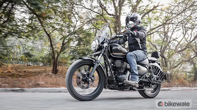 Royal Enfield Meteor 350 Left Front Three Quarter