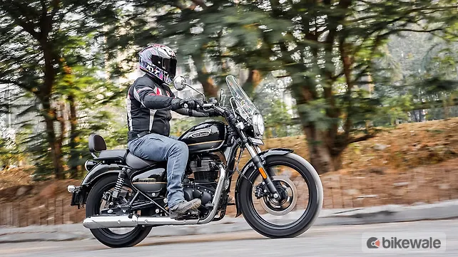 Royal Enfield Meteor 350 Right Front Three Quarter