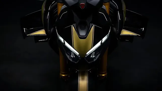 Ducati Streetfighter V4 Right Side View