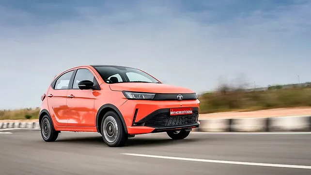 Tata Tiago Right Front Three Quarter