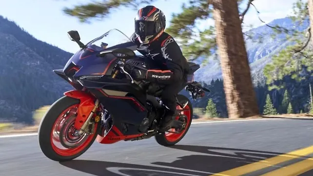 Yamaha YZF R9 Riding