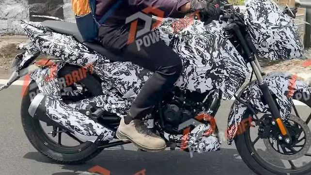 Bajaj Pulsar N125 Right Side View