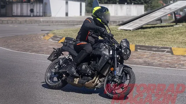 Moto Guzzi  Riding