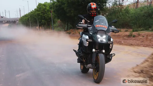 BMW R 1300 GS Adventure Riding
