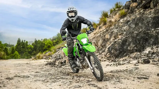 Kawasaki KLX230 S Riding