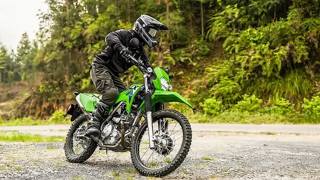 Kawasaki KLX230 S Riding