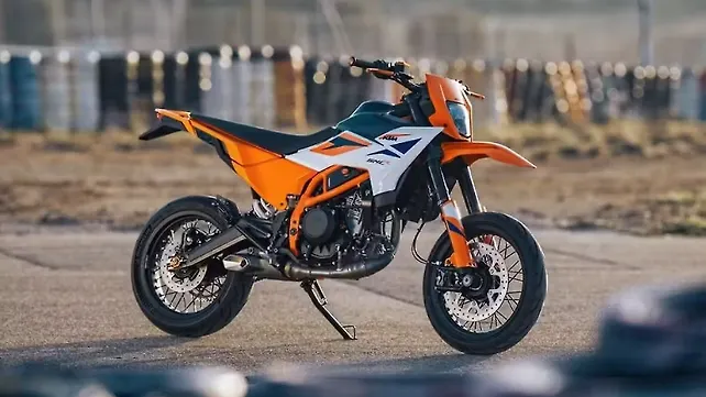 Yamaha  Right Side View