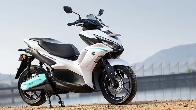 Yamaha  Right Side View