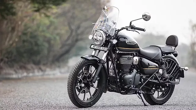 Royal Enfield Classic 350 Left Front Three Quarter