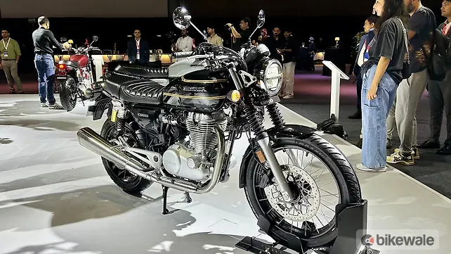 Honda CB500 Right Front Three Quarter