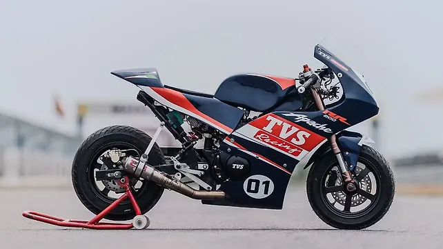 TVS Apache RTR 200 4V Riding