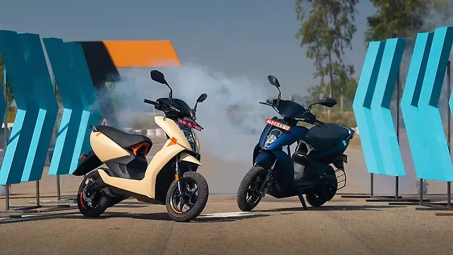 Ather 450 Apex Right Front Three Quarter
