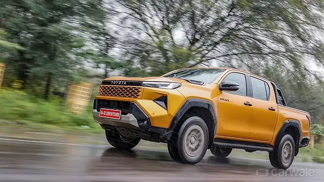 Toyota Hilux Right Front Three Quarter