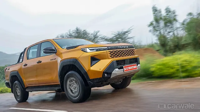 Toyota Hilux Right Front Three Quarter
