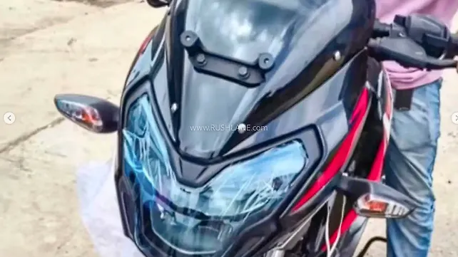 Bajaj Pulsar 125 Front View