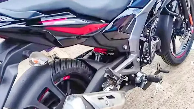 Bajaj Pulsar 125 Right Rear Three Quarter