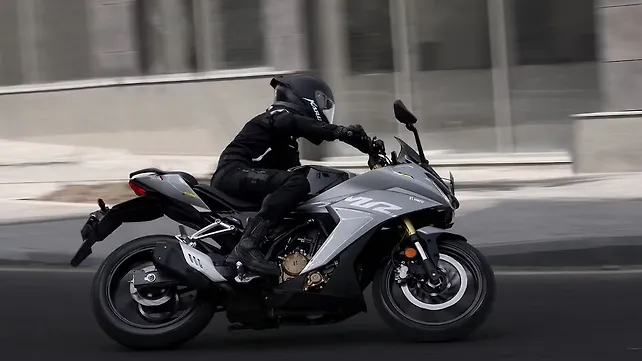 Yamaha R2 Riding Yamaha R2 Riding