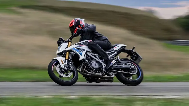 BMW F 450 R Riding
