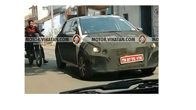 Next-gen Hyundai i20 with sunroof spied testing