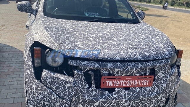 Second-generation Mahindra XUV500 spied again, interiors leaked
