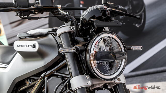 Husqvarna Svartpilen 250 Headlamps 